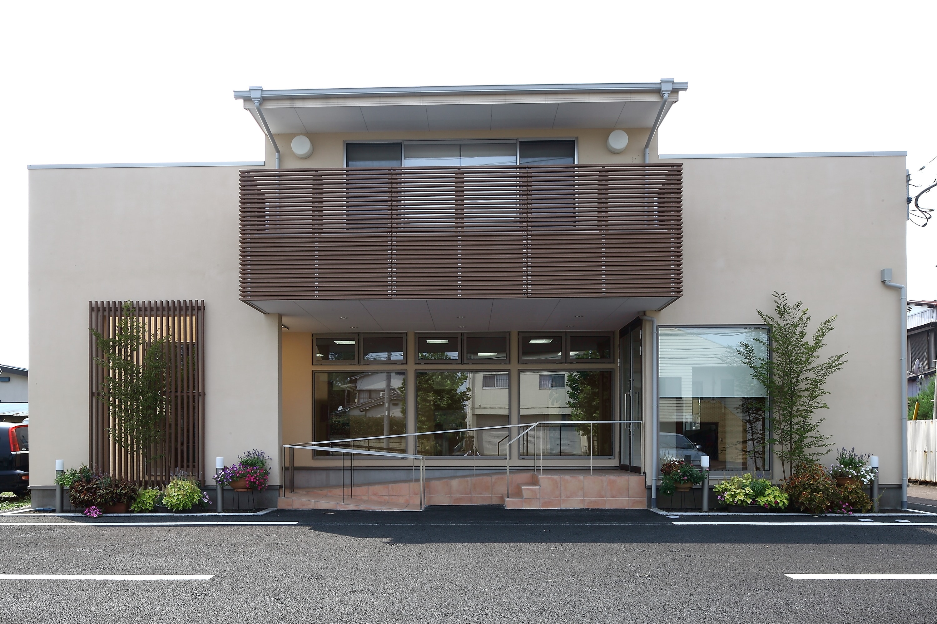 宇都宮市ハートフルにわの歯科医院外観